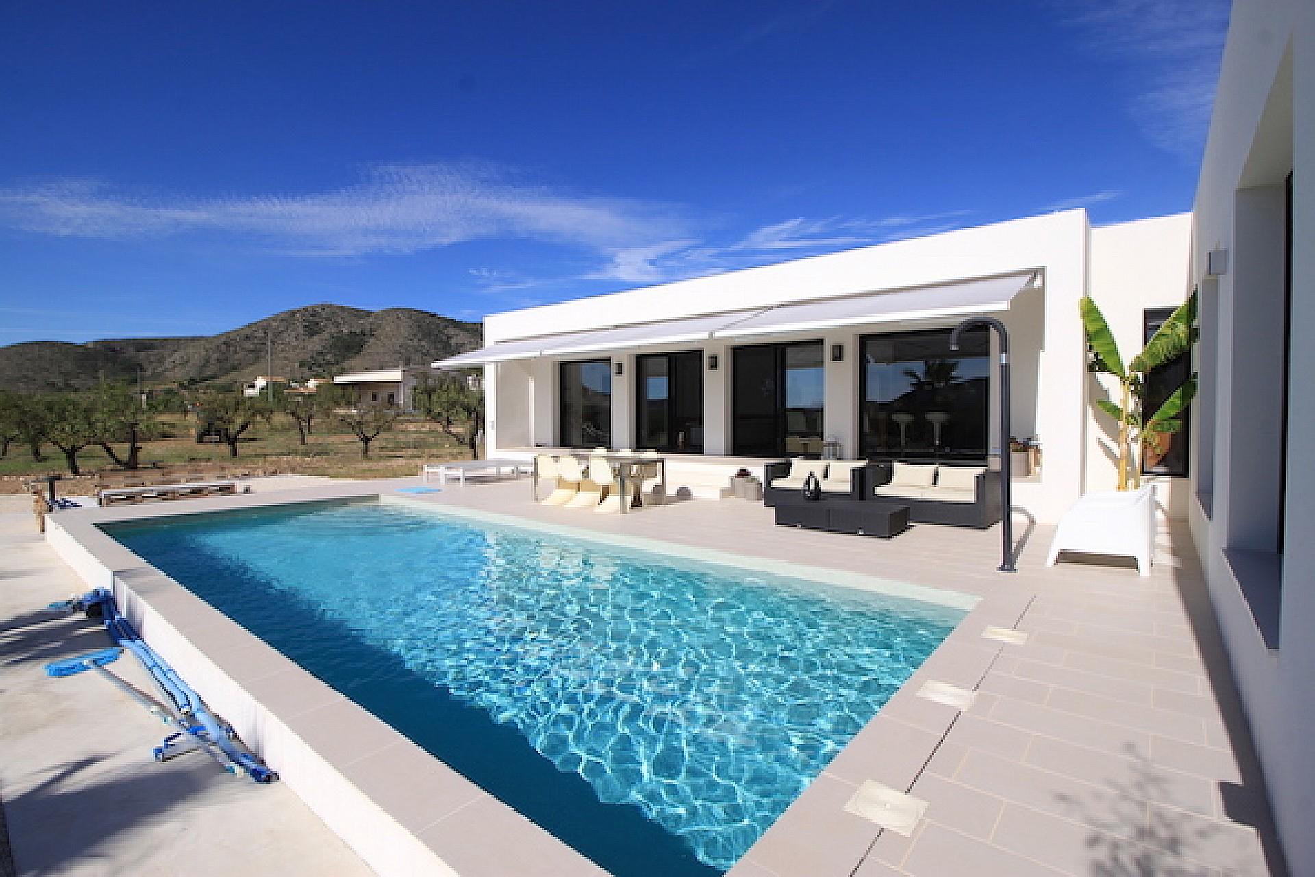 Modern Style New Build villa in Hondon de las Nieves in Medvilla Spanje