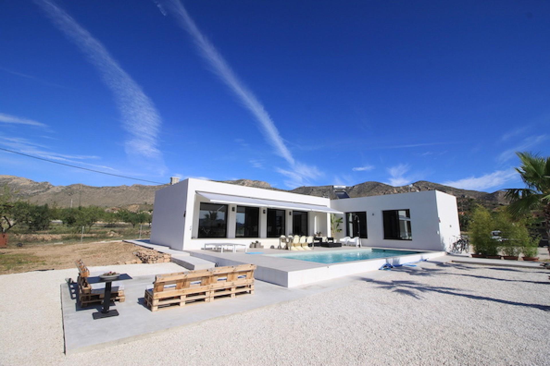 Modern Style New Build villa in Hondon de las Nieves in Medvilla Spanje