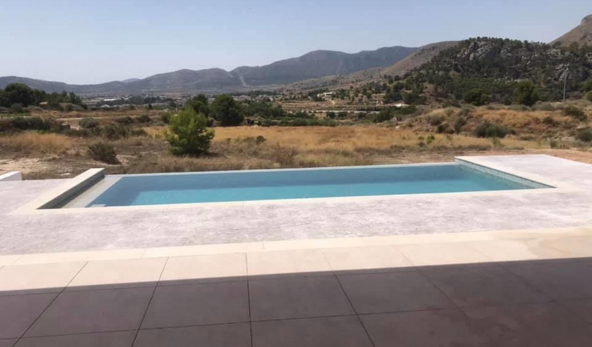 New villa in La Romana, inland Alicante in Medvilla Spanje