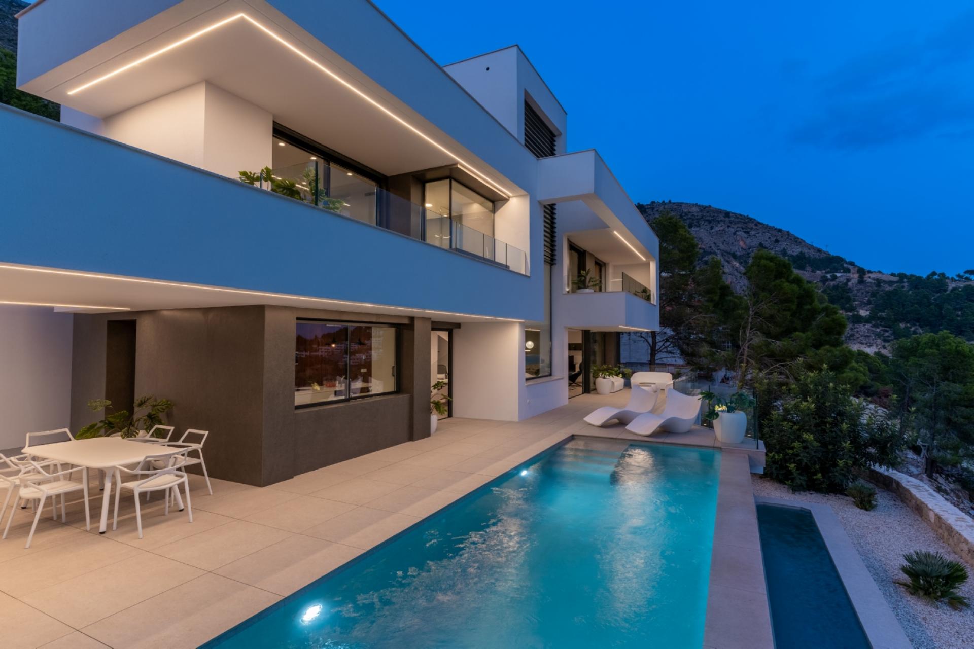 Top villa in Exclusive Area of the Mondaine Seaside Resort of Altea in Medvilla Spanje