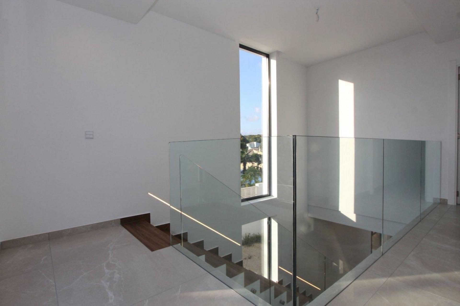 4 bedroom Villa in Calpe - New build in Medvilla Spanje