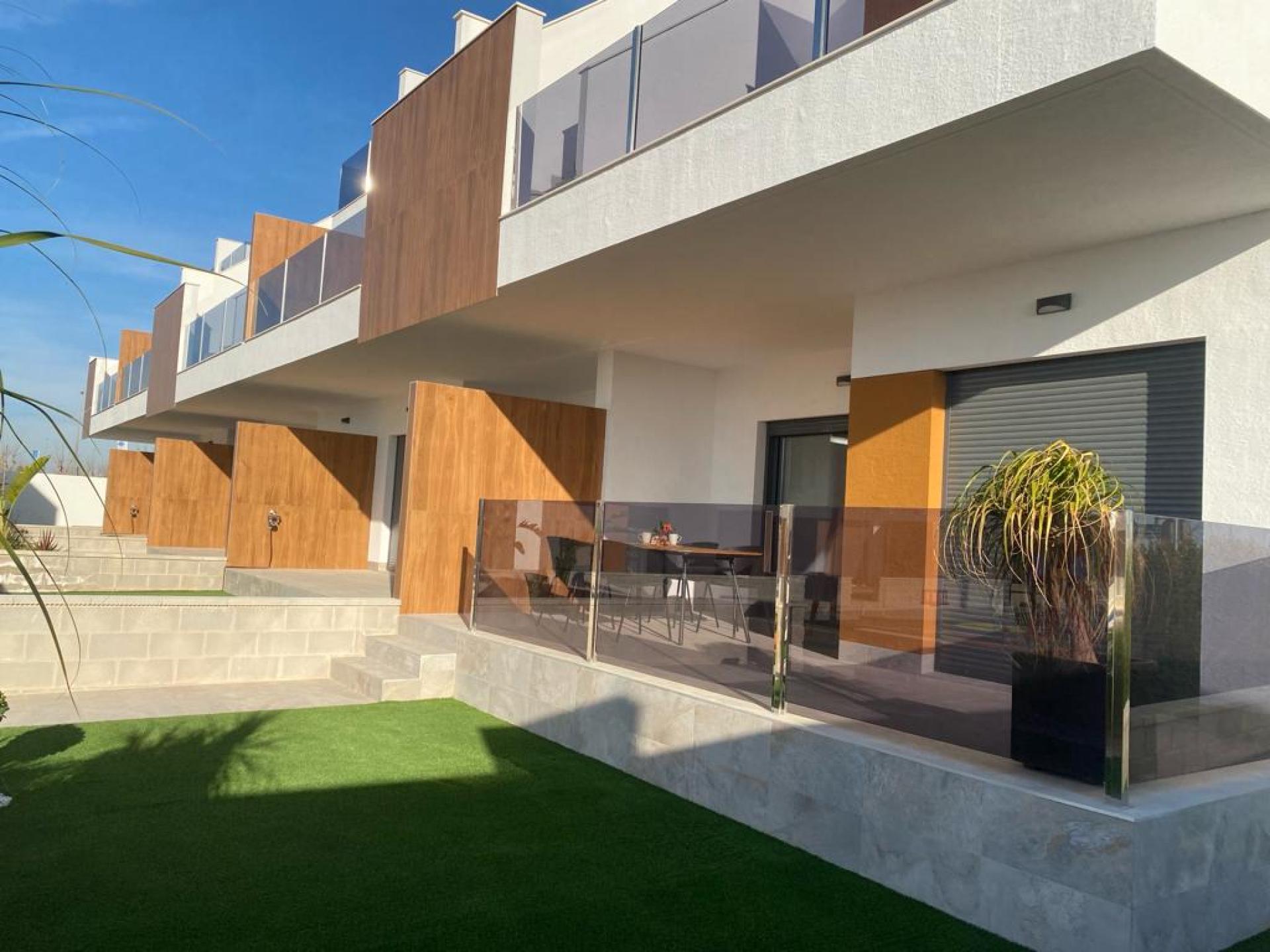 2 bedroom Apartments - solarium in Pilar de la Horadada - New build in Medvilla Spanje