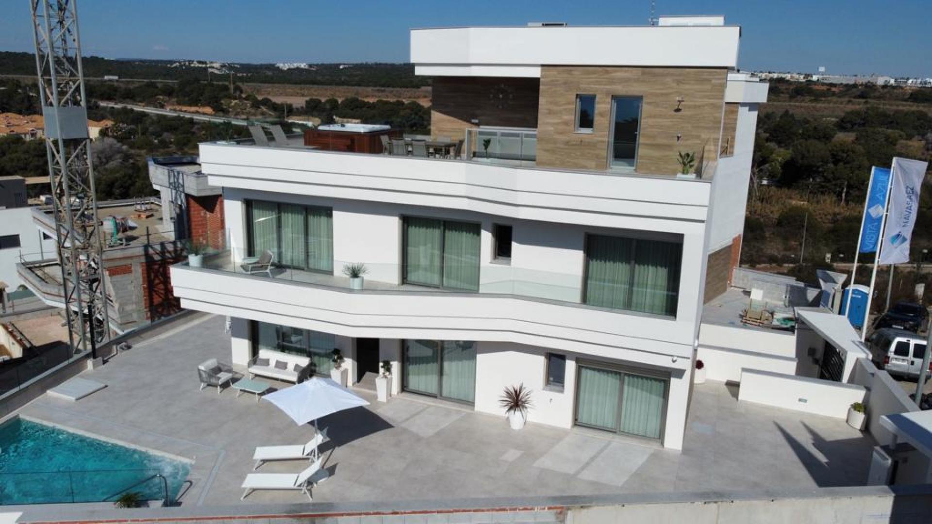 4 bedroom Villa in Campoamor - Orihuela Costa - New build in Medvilla Spanje