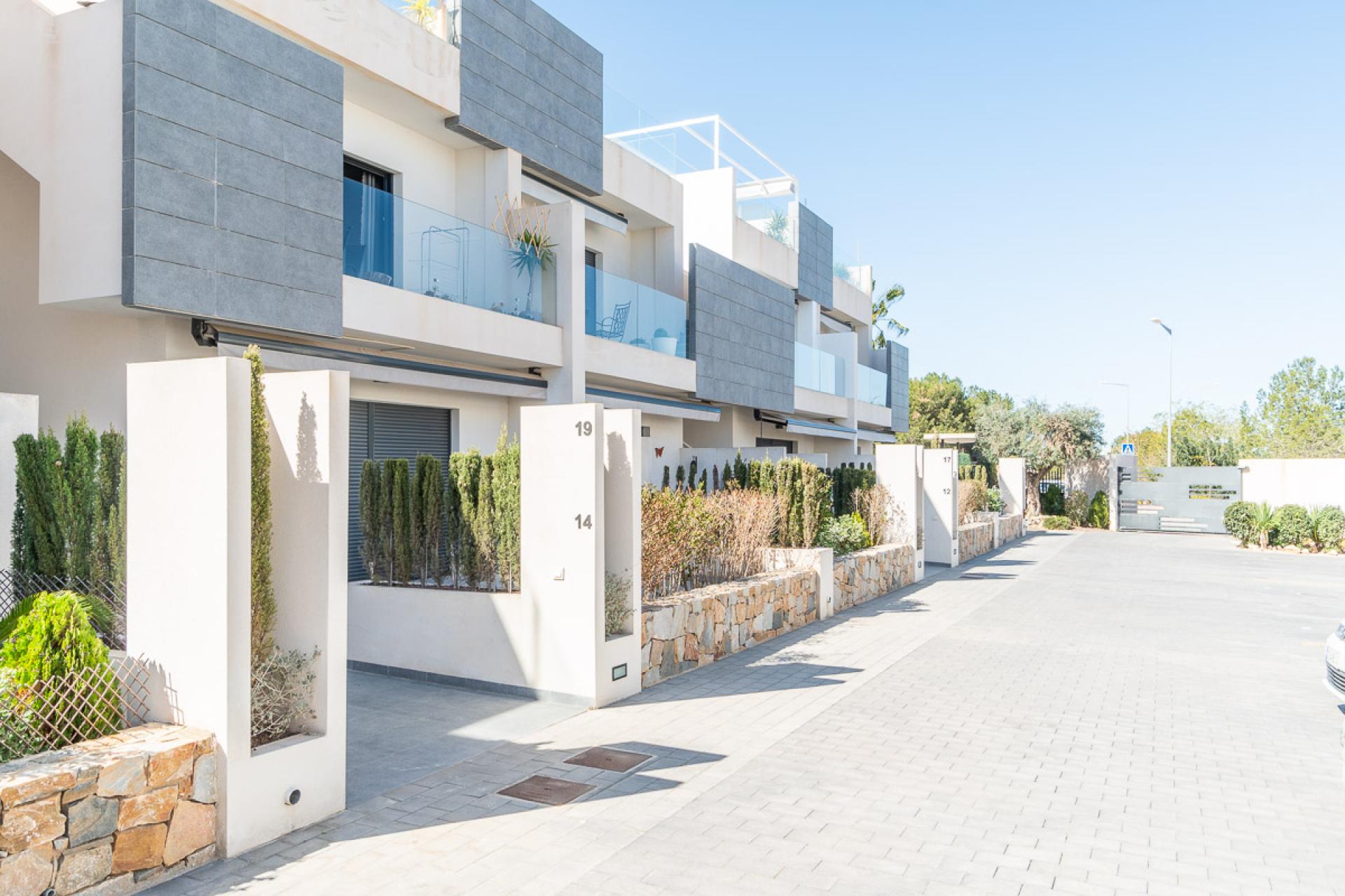 2 bedroom Apartments - solarium in Torrevieja - New build in Medvilla Spanje