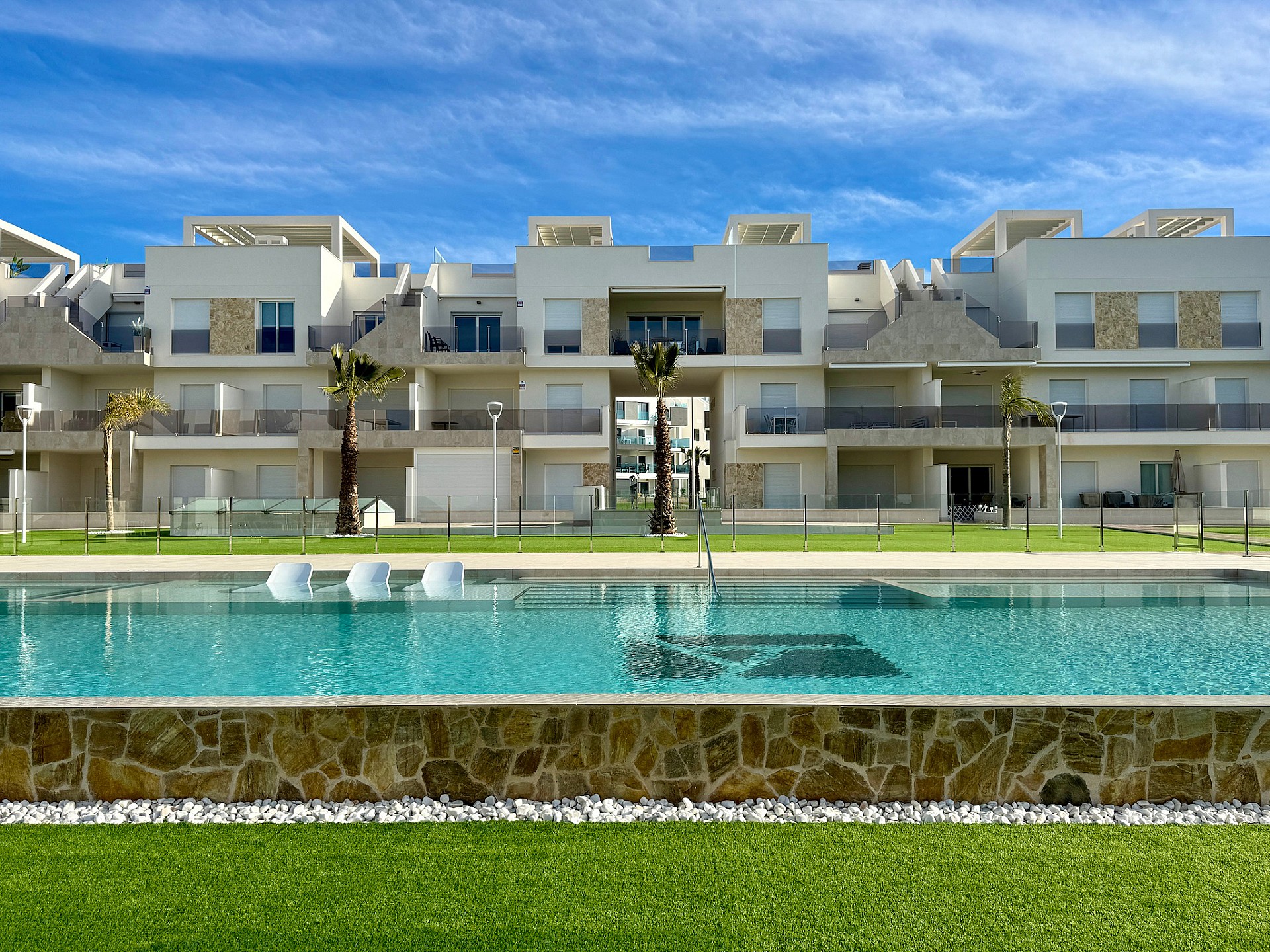 2 bedroom Apartments - solarium in El Raso in Medvilla Spanje