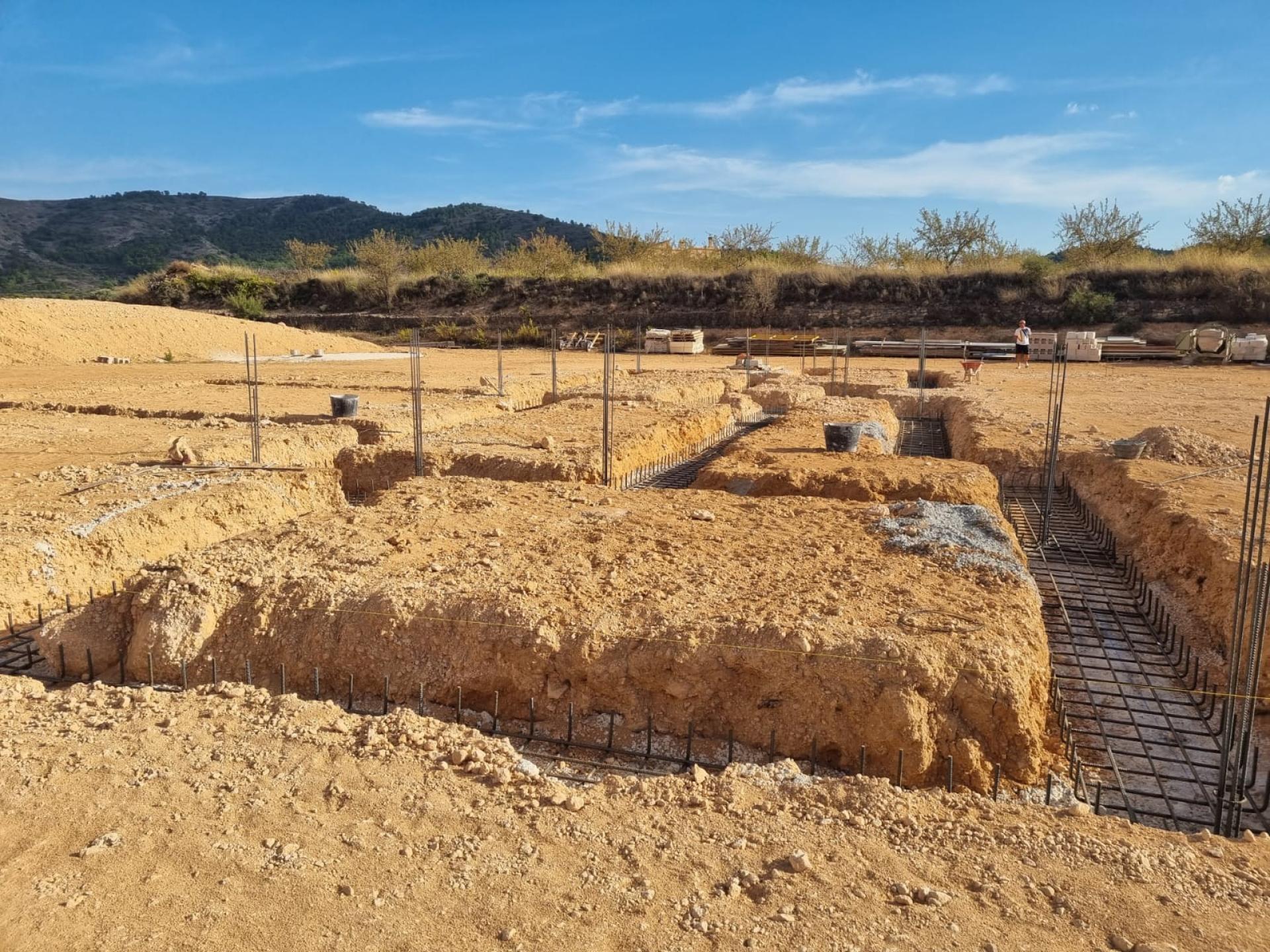 Detached villa with pool under construction in La Romana in Medvilla Spanje