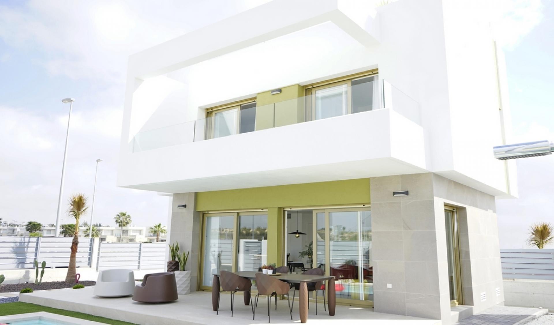 House for sale on golf resort near Torrevieja in Medvilla Spanje