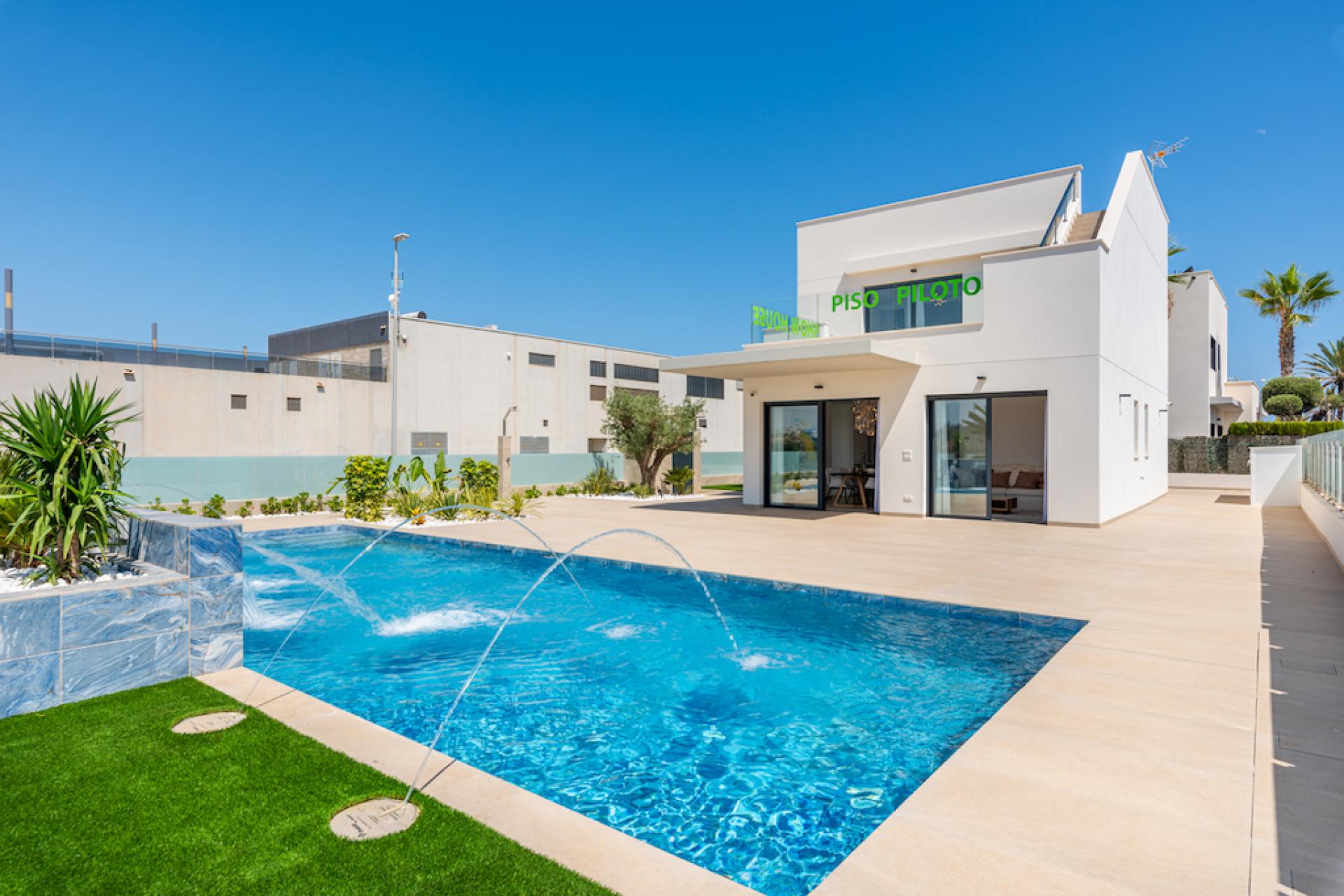 3 bedroom Villa in Dehesa De Campoamor - New build in Medvilla Spanje