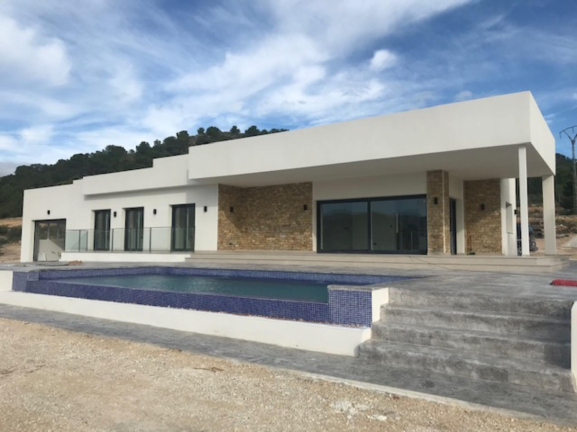 New villa in La Romana, inland Alicante in Medvilla Spanje