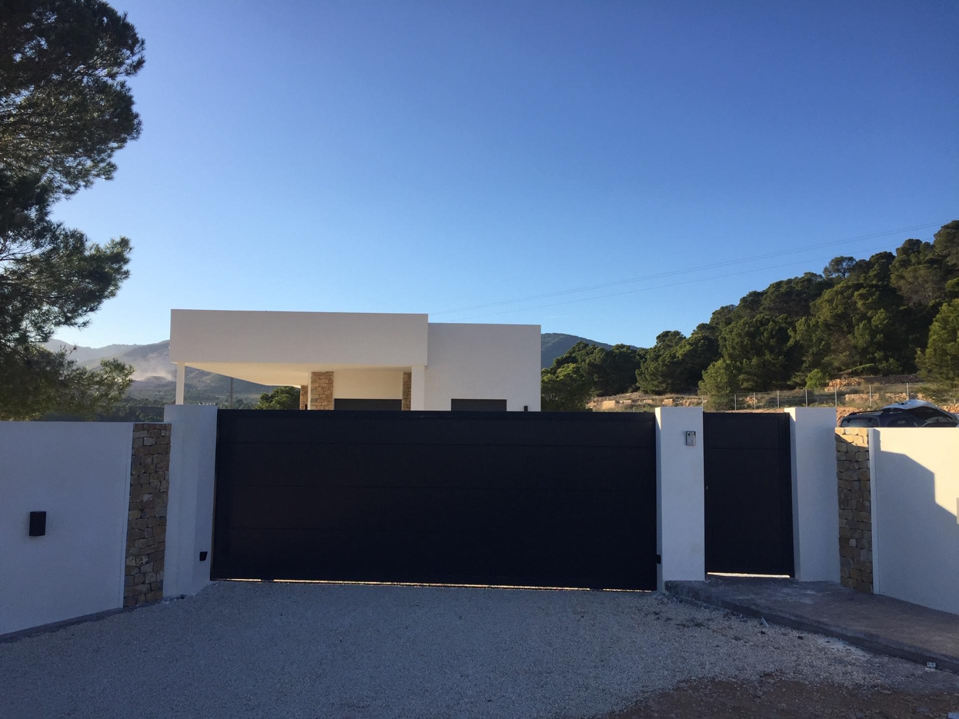 New villa in La Romana, inland Alicante in Medvilla Spanje