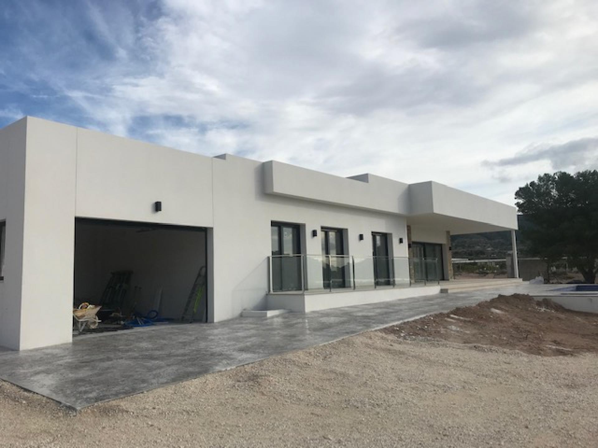 New villa in La Romana, inland Alicante in Medvilla Spanje