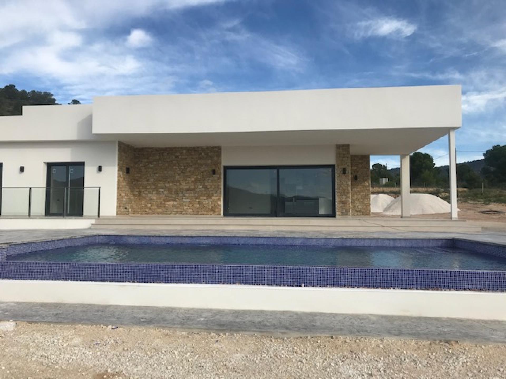 New villa in La Romana, inland Alicante in Medvilla Spanje