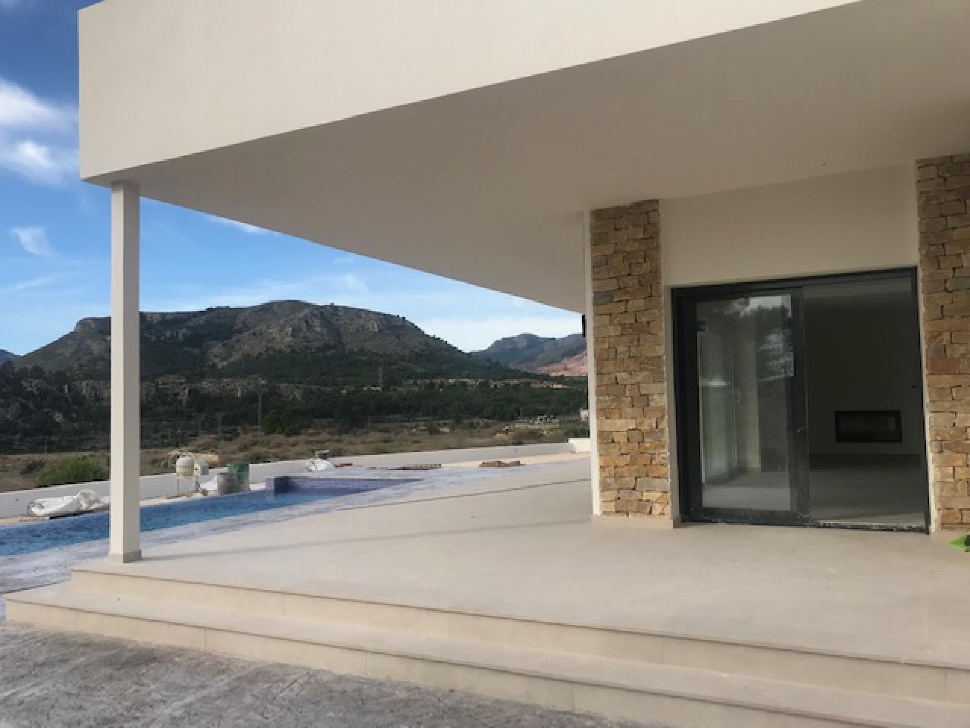 New villa in La Romana, inland Alicante in Medvilla Spanje