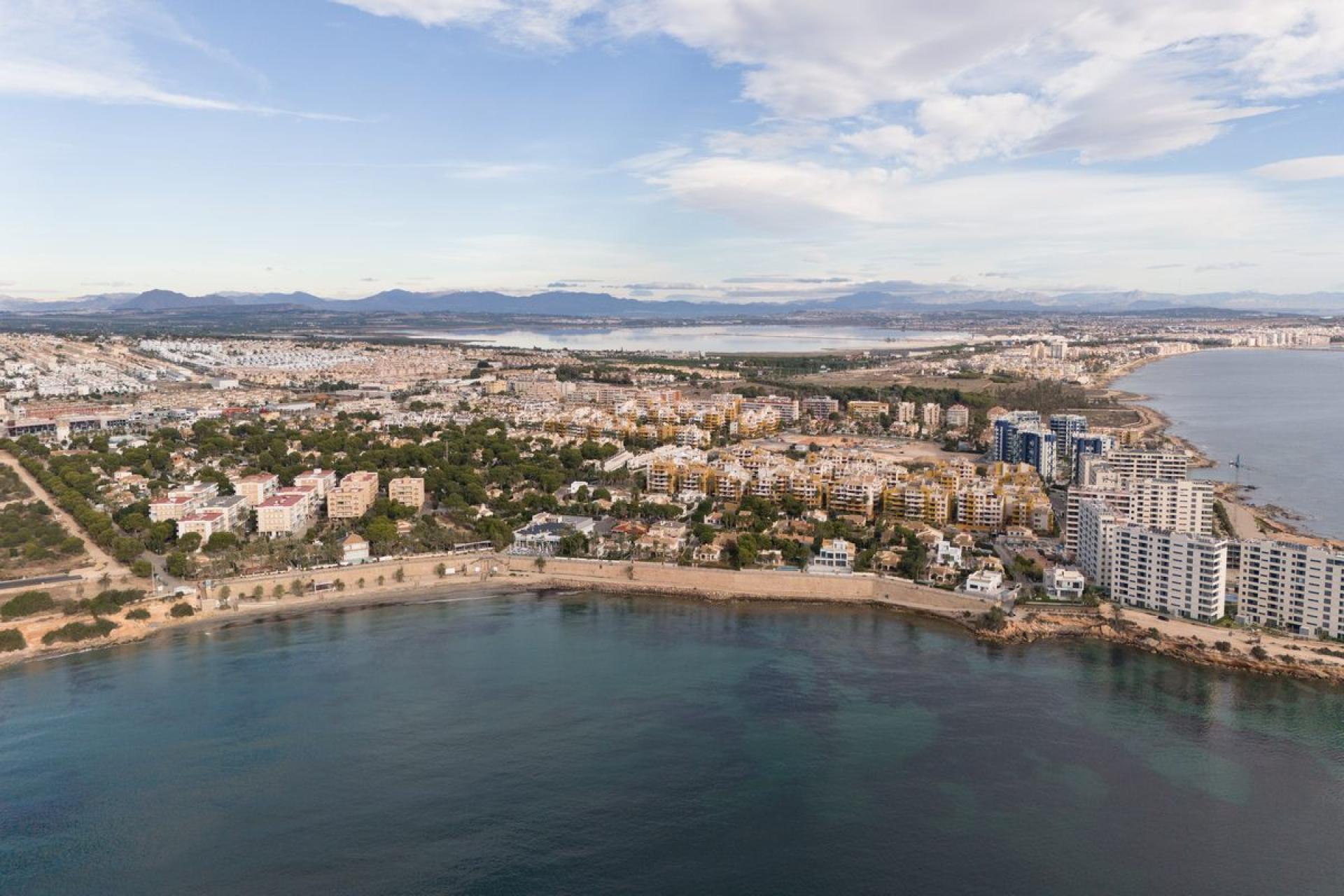 2 bedroom Apartment with terrace in Punta Prima - Orihuela Costa - New build in Medvilla Spanje