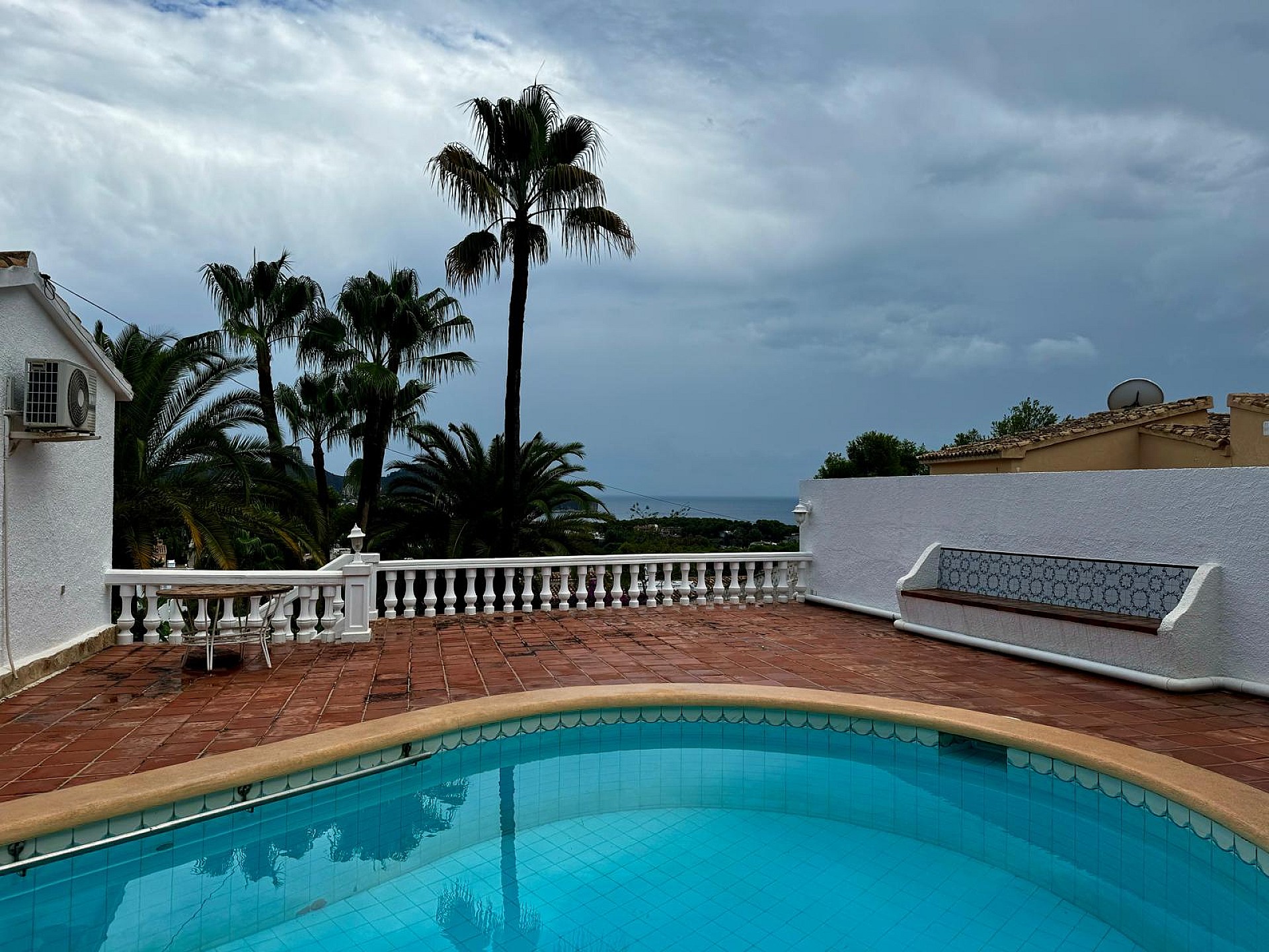 Spanish property with private pool for sale in Moraira in Medvilla Spanje